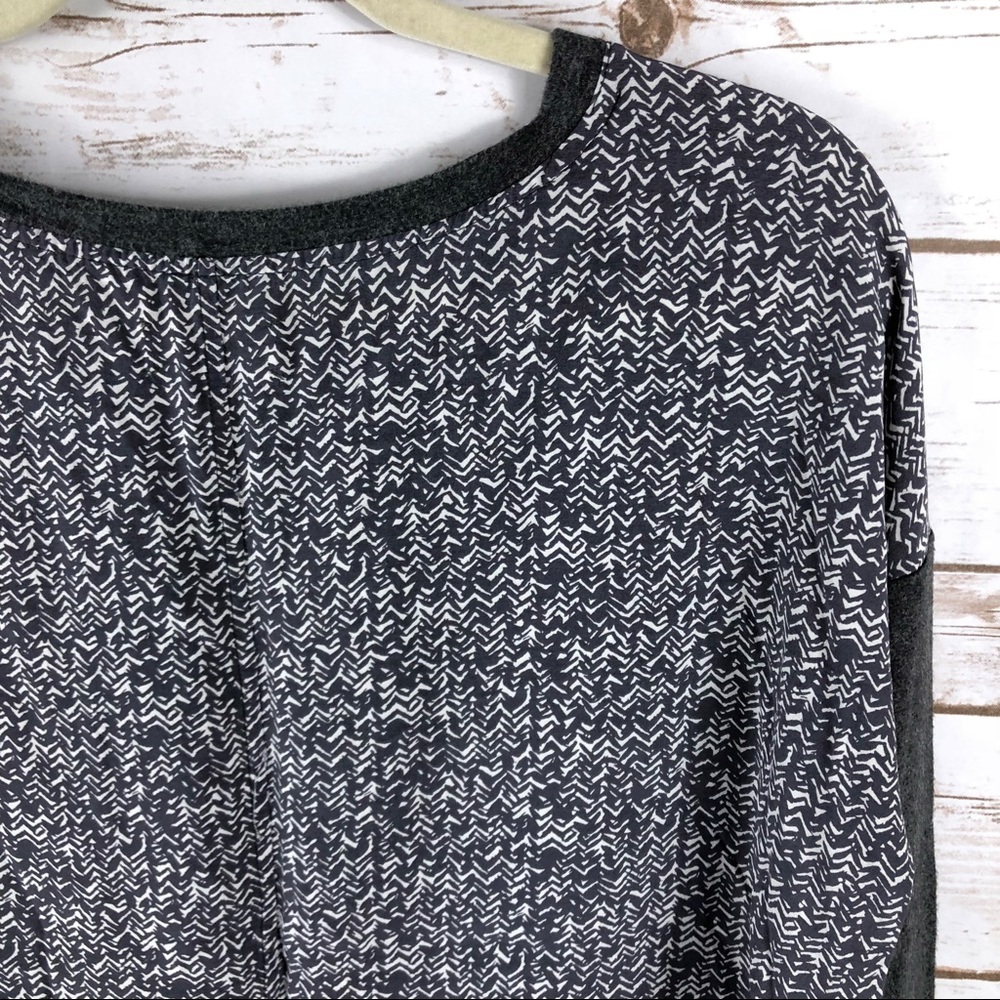 Lou & Grey gray white abstract long sleeve top - Picture 7 of 8